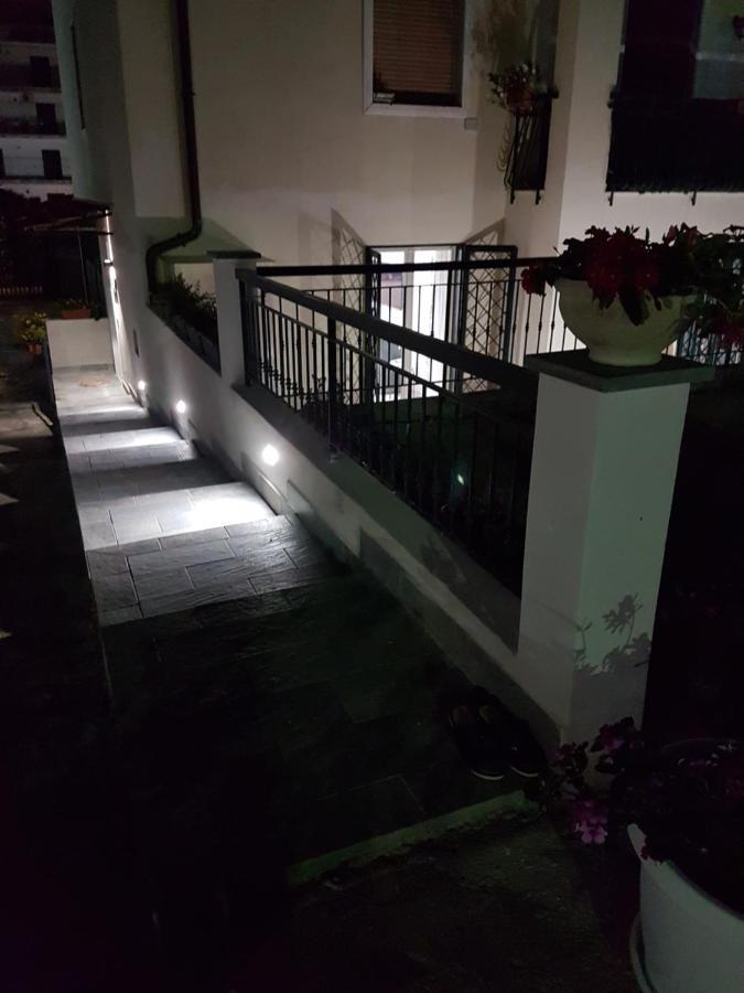 Mareluna B&B กาสเตลลัมมาเร ดิ สตาเบีย ภายนอก รูปภาพ