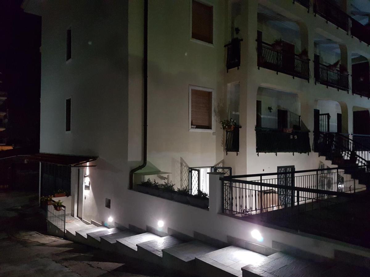 Mareluna B&B กาสเตลลัมมาเร ดิ สตาเบีย ภายนอก รูปภาพ